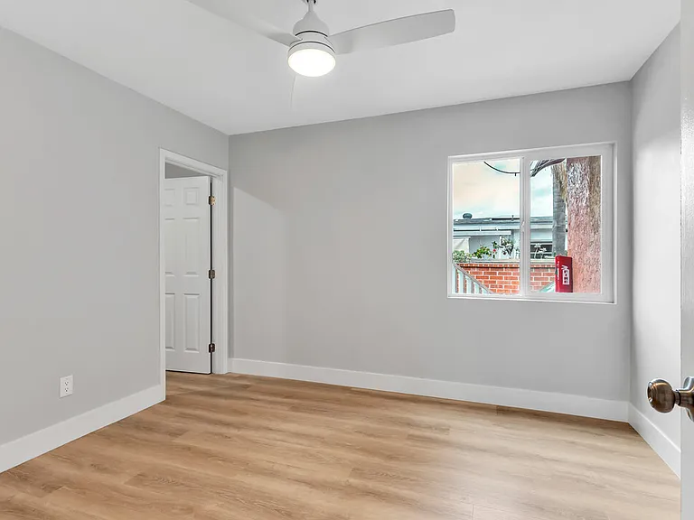4520 1/2 Alice St — Photo 12