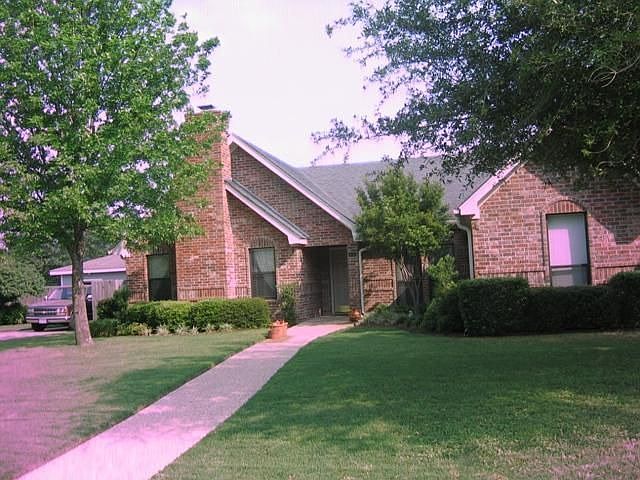 1st image of 604 Harvest Ln
