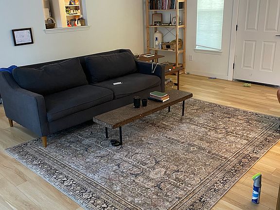4th image of 2600 Ravenswood
