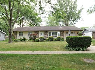 1827 W Weathersfield Way, Schaumburg, IL 60193