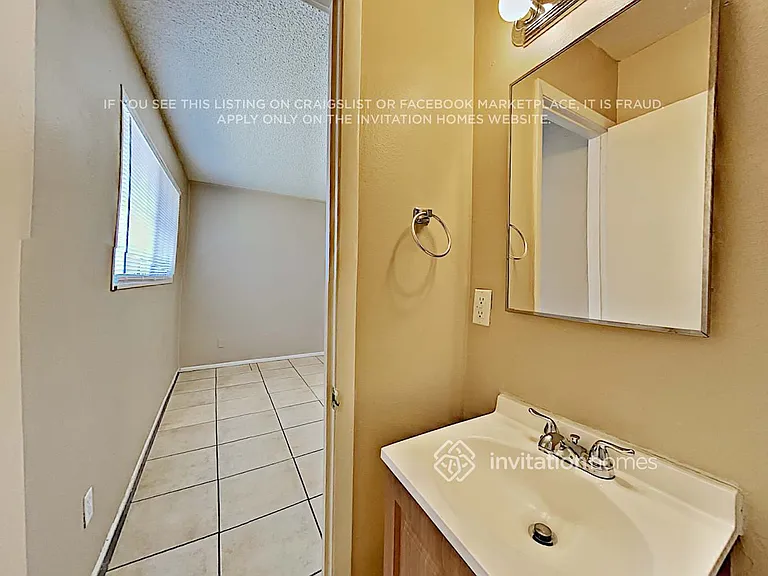 7502 W Indianola Ave — Photo 11