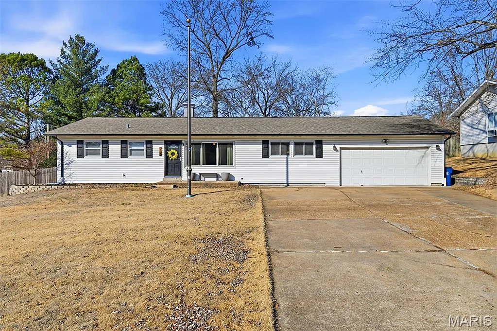 239 E Skyline Dr photo 1