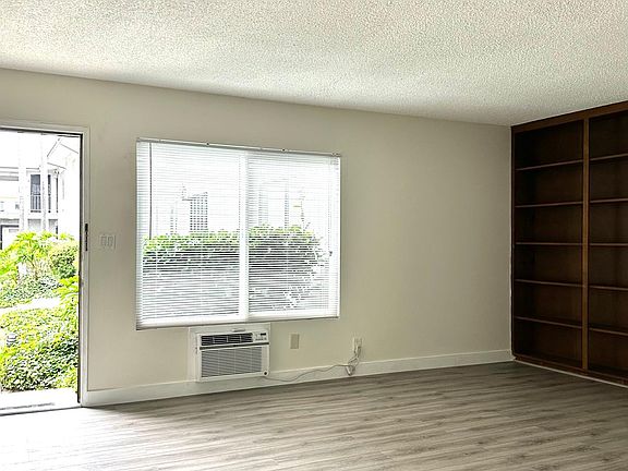 4th image of 211 N Huntington Ave APT 3