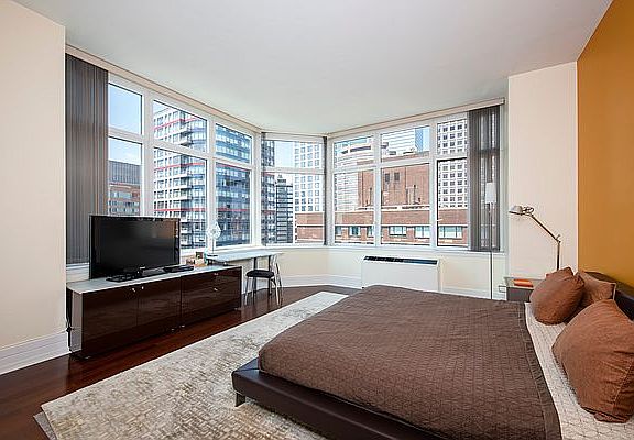 4th image of 300 E 55th St APT 26C