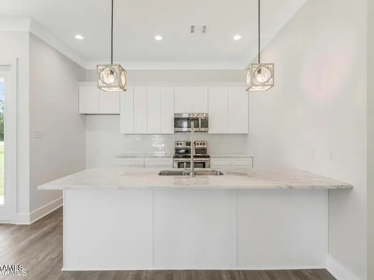 101 Santa Marta Dr — Photo 3