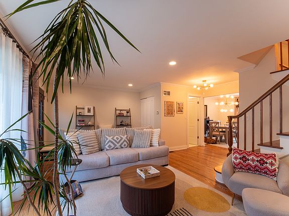 4th image of 6555 W Addison St APT J