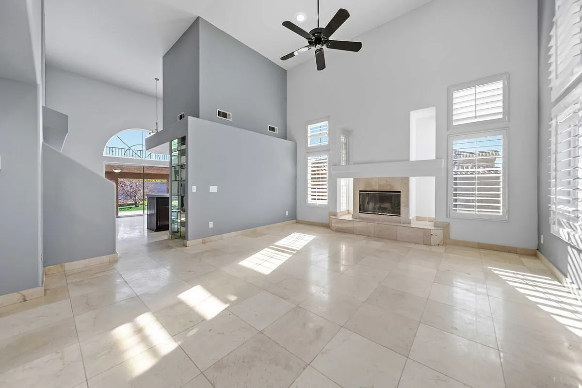 3 bed, 3.0 bath, 1807 sqft, $3,180 — Photo 2