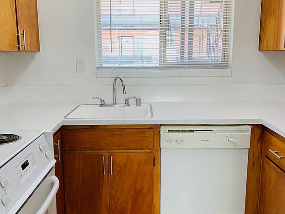 5th image of 520 & 524 NE 112th St #520-04