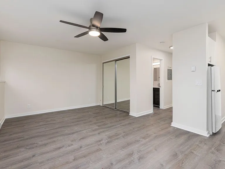 Cordova Apartments — Photo 48