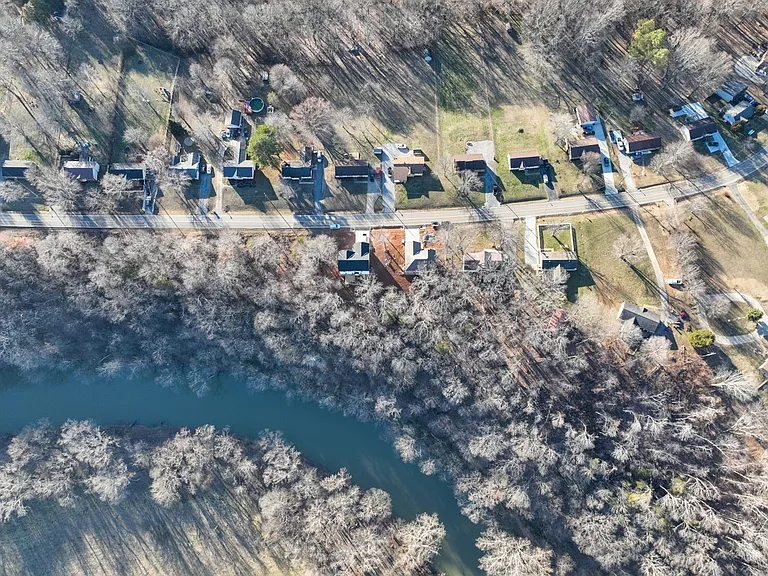 2129 Powell Rd — Photo 39