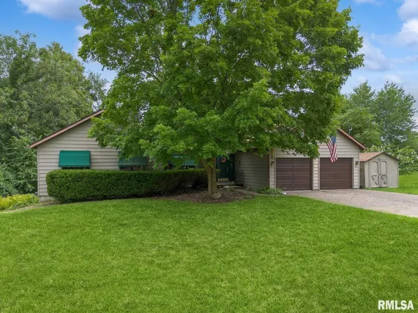 21799 282nd Ave, Le Claire, IA 52753