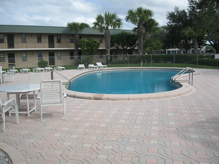 1041 SE Monterey Rd #B — Photo 17