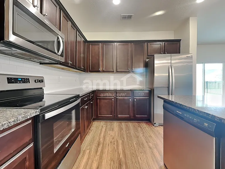 5843 Hampton Creek Rd — Photo 3