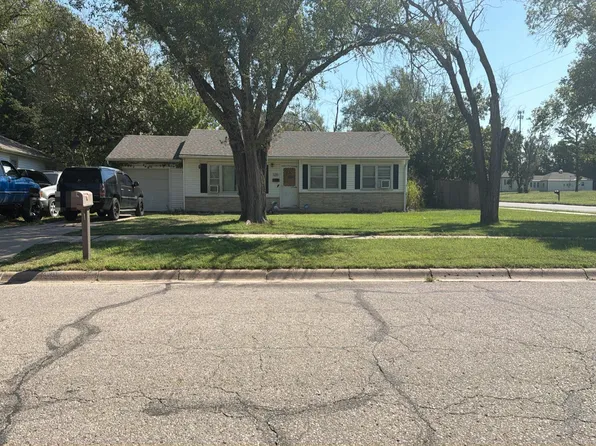 1306 Crescent Dr, El Dorado, KS 67042