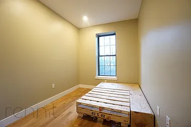 Rented by Rennit Inc.