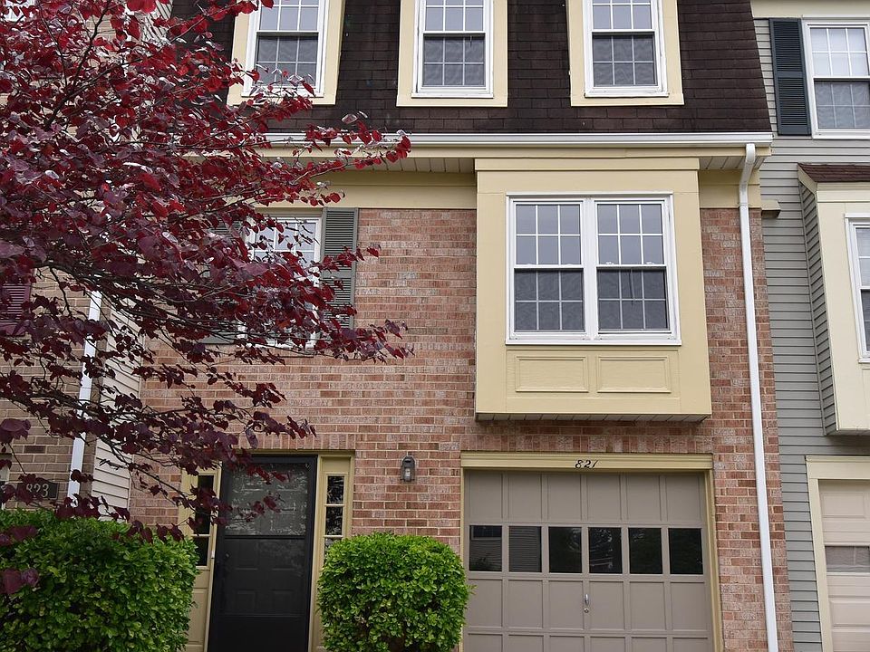 1st image of 821 Ivy League Ln
