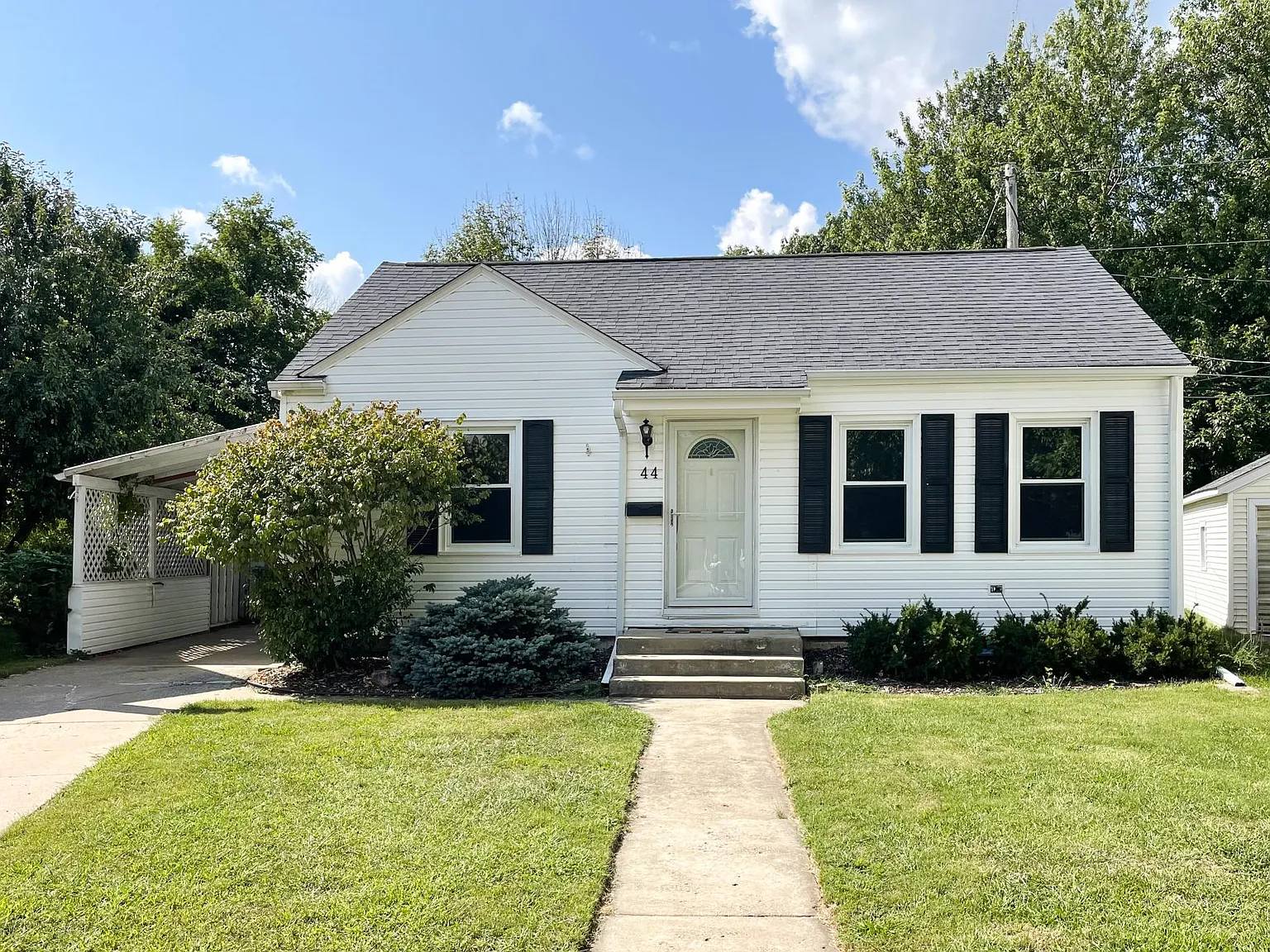 3 bed, 1327 sqft, $1,500 — Photo 1