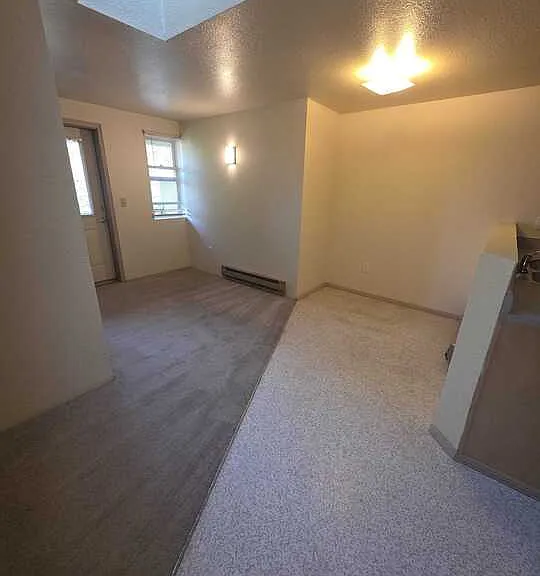 Cedar Apartments — Photo 13