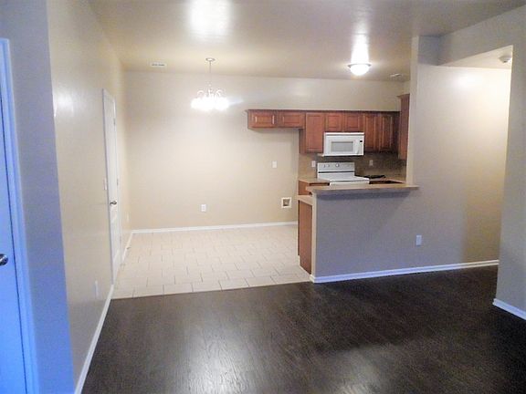 4th image of 4508-10 SE 77th St