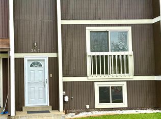 207 Parkwood Dr, Cranberry Township, PA