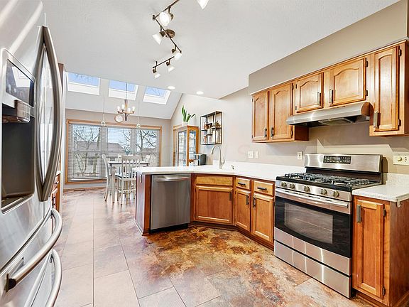 2nd image of 345 Westerdale Dr