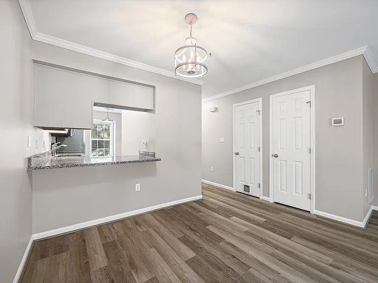 704 Heritage Pkwy — Photo 1