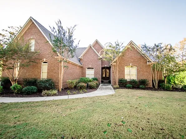 35 Spring St, Russellville, AL 35653