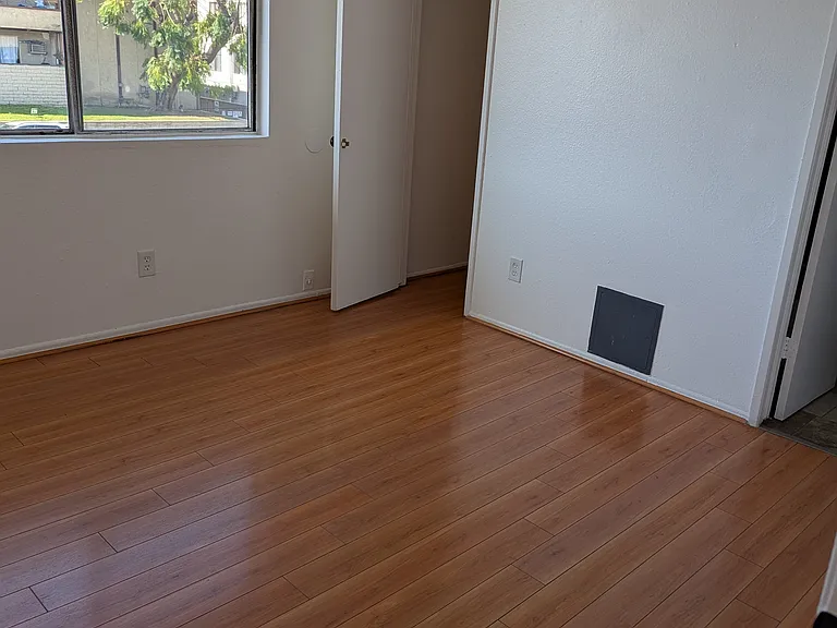 13553 Vanowen St #12A — Photo 7