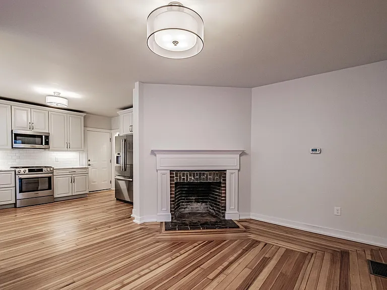 813 Brighton Ave #1 — Photo 15