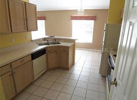 3rd image of 837 Arbor Hill Cir