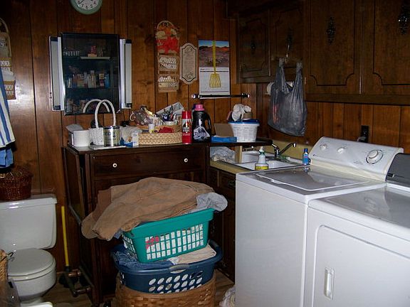 4th image of 107 E Leech Ave