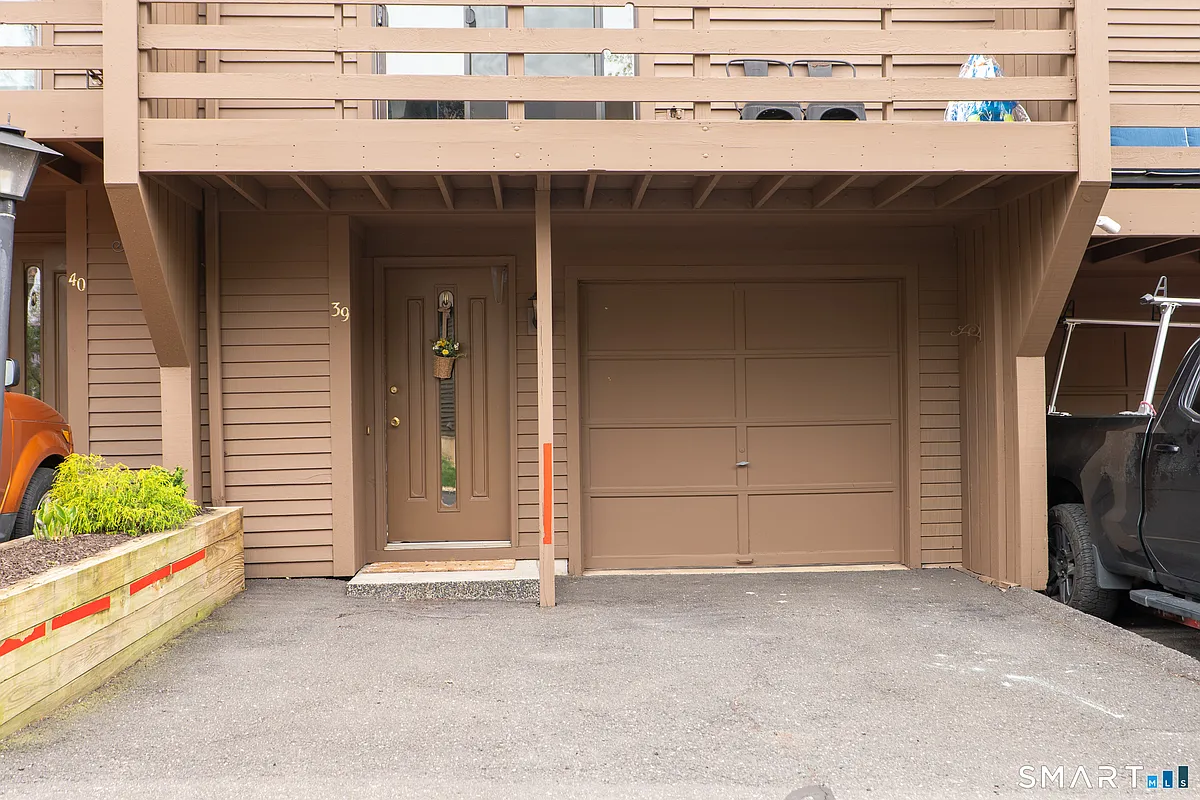 Building Photo - 157 Shelter Rock Rd #39