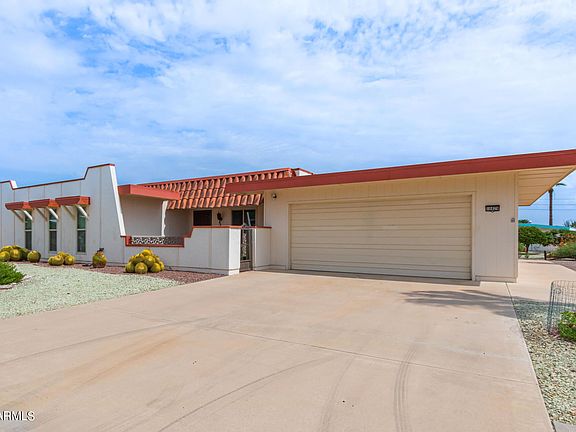 3rd image of 10829 W Palmeras Dr