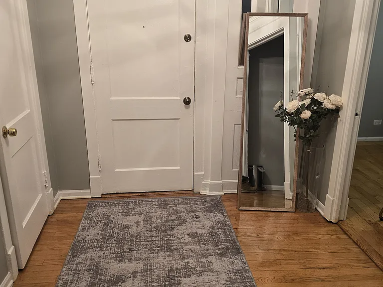 6102 S Ingleside Ave #3 — Photo 1