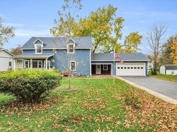 209 N Monroe St, Flanagan, IL 61740