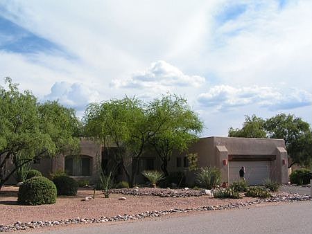2nd image of 1313 W Saddlehorn Dr