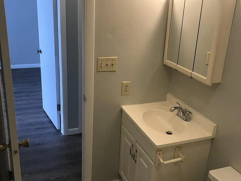 548 Cambria Avenue - B — Photo 11
