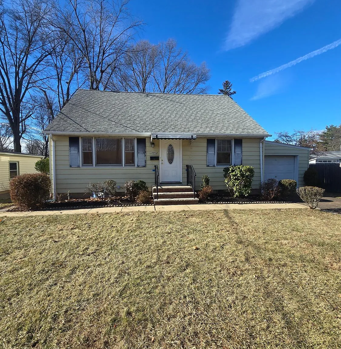 4 bed, 2.0 bath, $3,900 — Photo 1