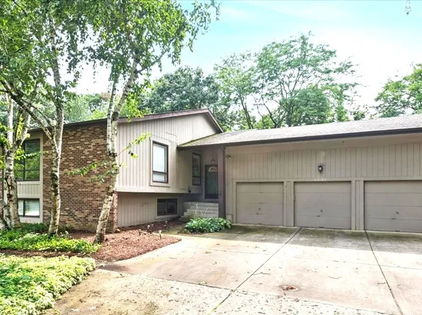 6638 Timbertrails Rd, Lisle, IL 60532