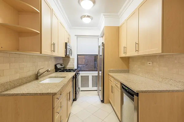 Rented by Stonehenge NYC LLC | media 3