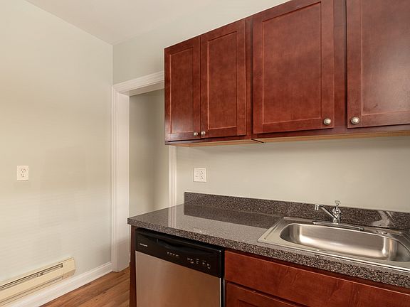 5th image of 4413 N Wolcott Ave APT 1B