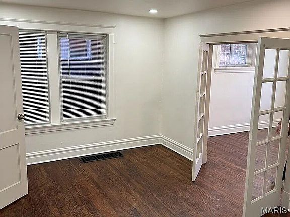 5th image of 3832 Iowa Ave