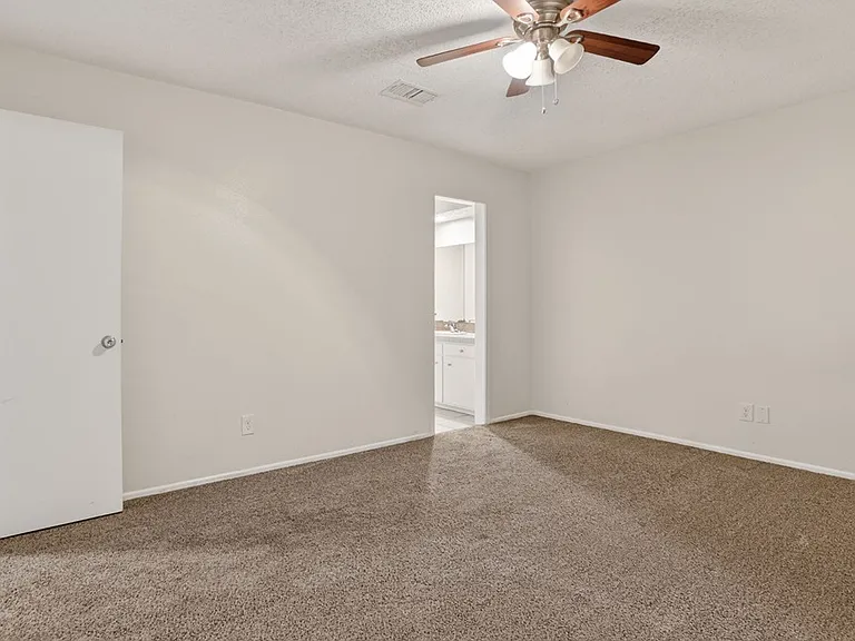 2615 Haynes Dr #B — Photo 26