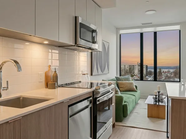 500 Upper Wellington