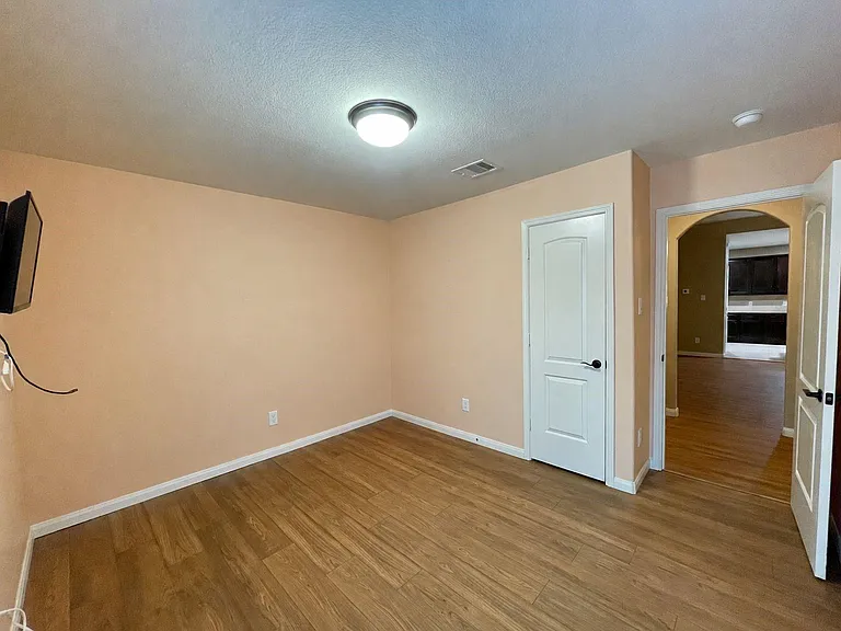 2035 Borthwick Ln — Photo 31