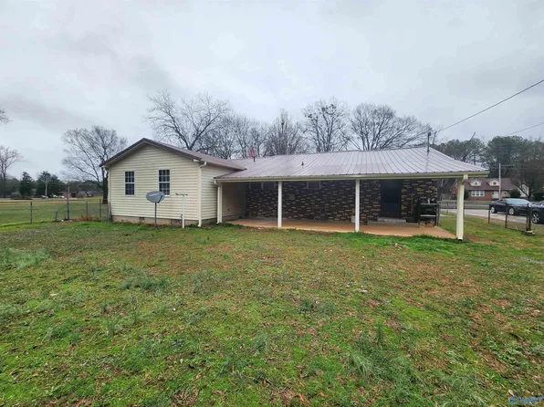 1131 East St, Moulton, AL 35650