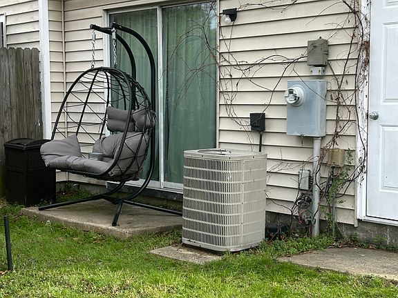 4th image of 2714 Janice Lynn Ct