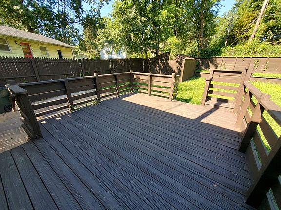 4th image of 39 Bayview Dr