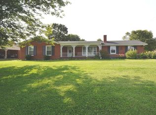 930 Riverside Dr, Harrodsburg, KY 40330