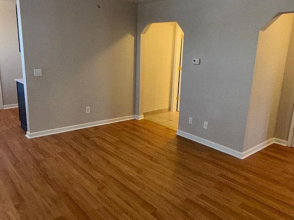 3rd image of 158 N 8th St